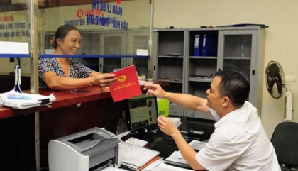 Hỏi về thủ tục xin cấp Giấy chứng nhận lần đầu